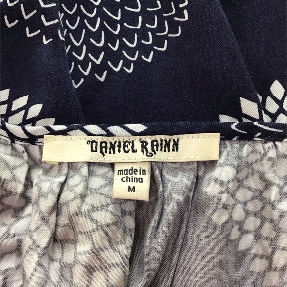 Daniel Rainn Blue White Floral 3/4 Sleeve Boho Blouse Size M - Picture 5 of 6